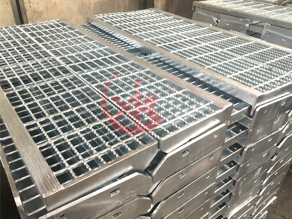 鋼梯踏步鋼格板